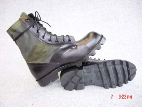 รองเท้าจังเกิ้ล