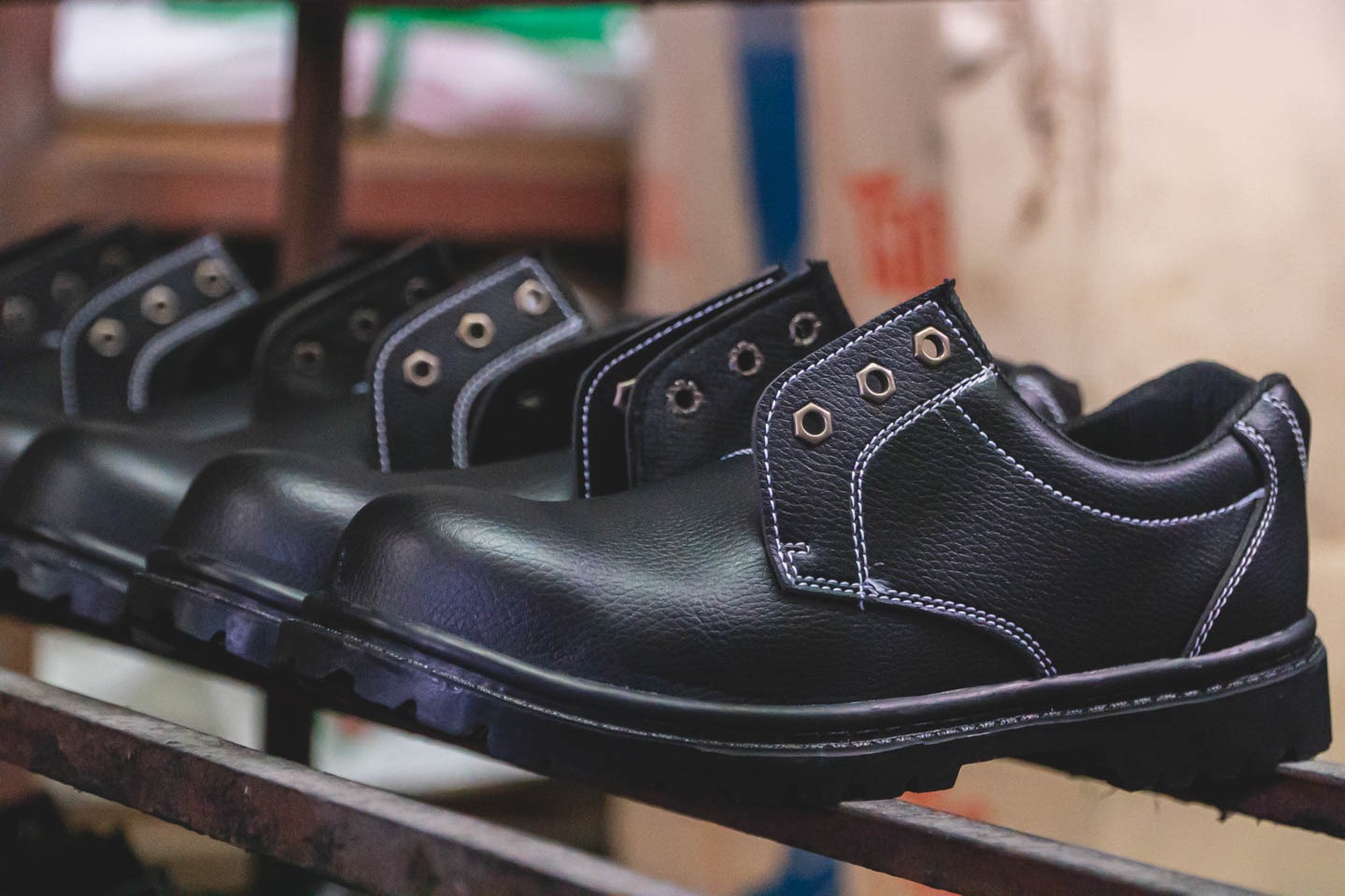 รองเท้าเซฟตี้ฝีมือคนไทย 100%